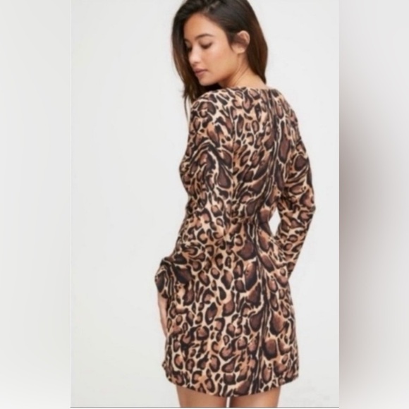 Aritzia Leopard Print Dress - Picture 4 of 11